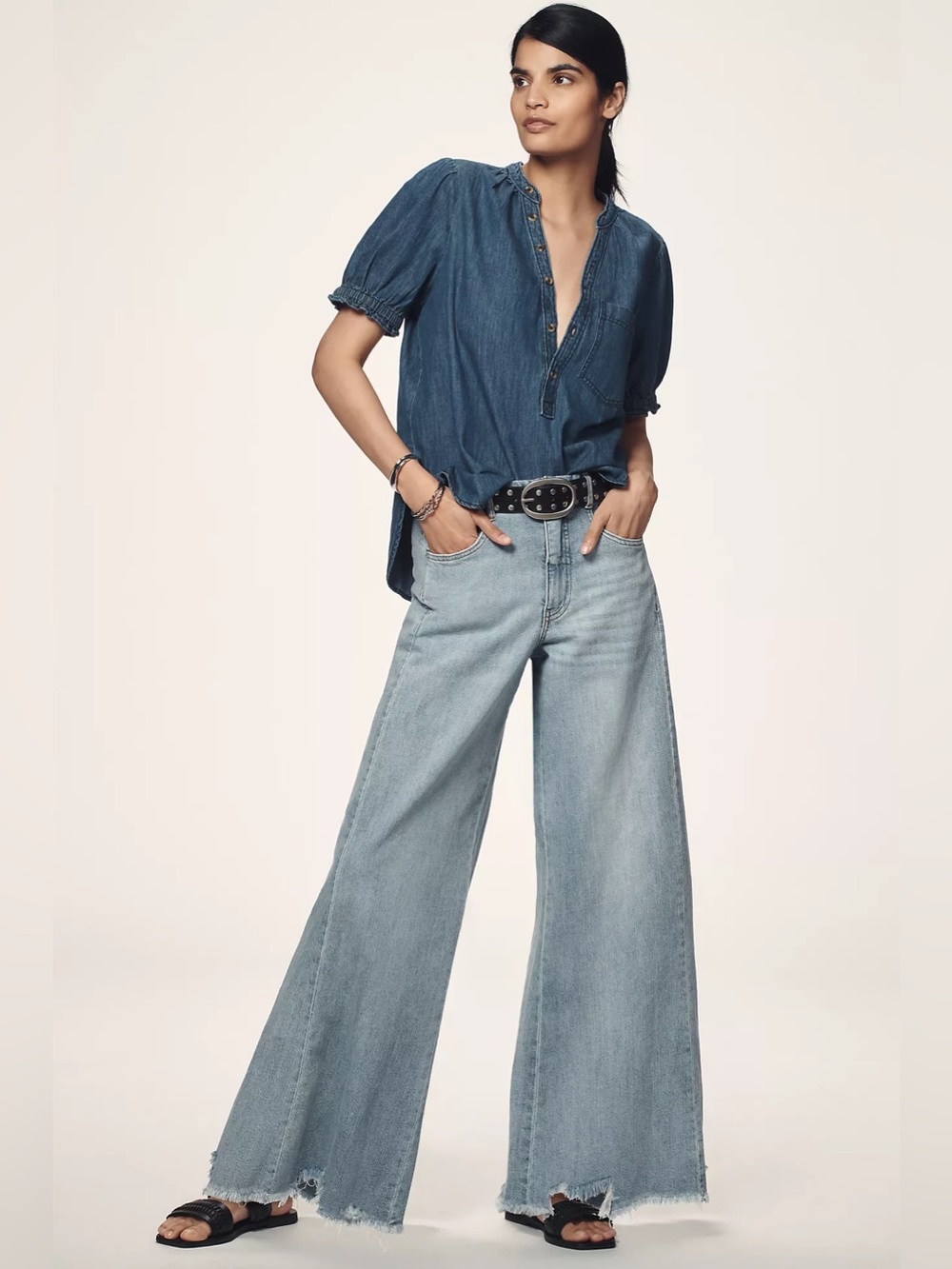 Anthropologie Pilcro Adi Mid-Rise Wide Flare Jeans Size 30 Light Wash